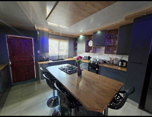 3 BEDROOM HOUSE FOR SALE IN ZAMDELA